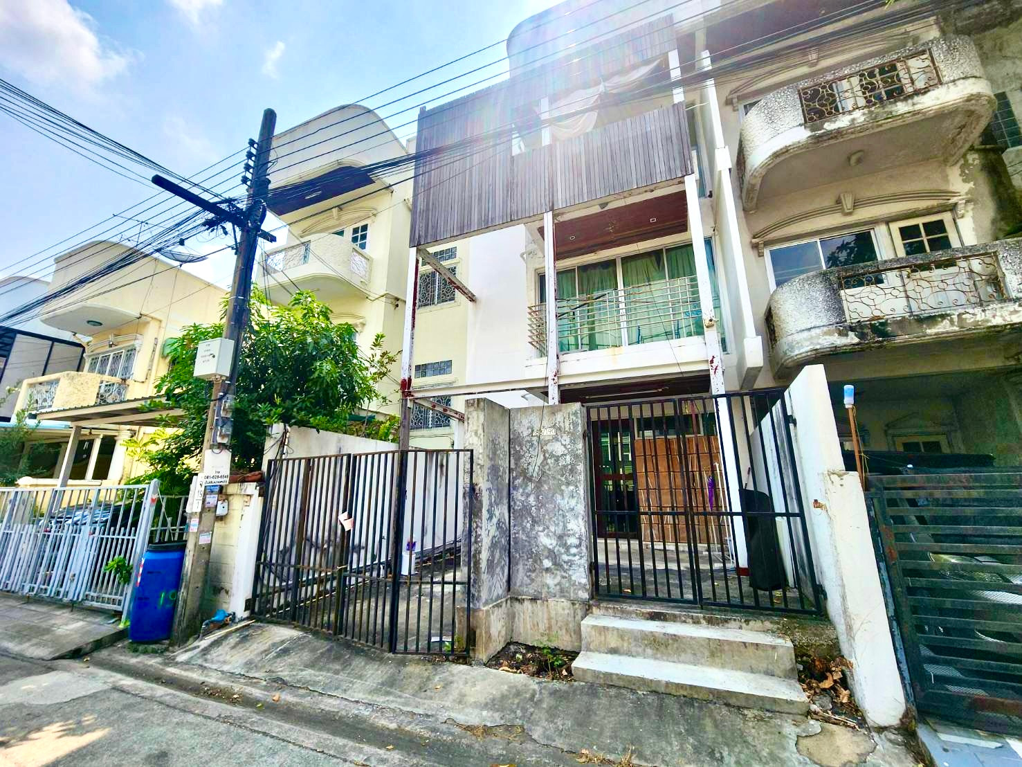 Townhouse for sale, 3-story town home, Village 84 Mansion, Lat Phrao 84, Pradit Manutham 3, only 300 meters from the main road along Ramintra Expressway. – รูปที่ 4