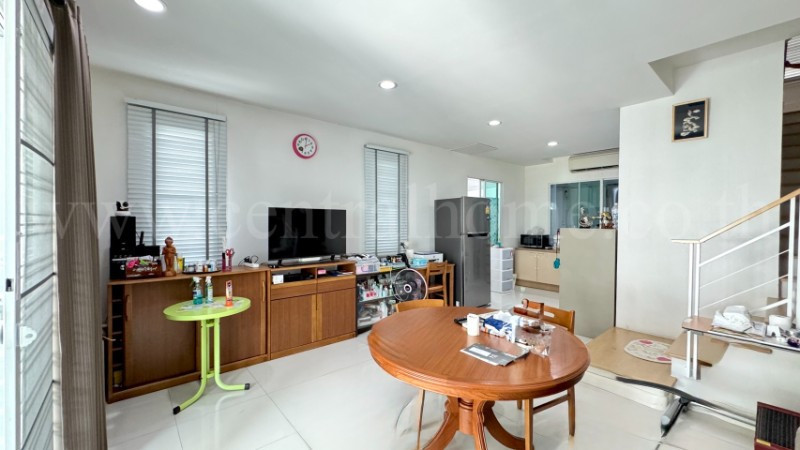 ทาวน์โฮม 3 ชั้น บ้านกลางเมือง รัชดา - วงศ์สว่าง หลังริม – รูปที่ 4
