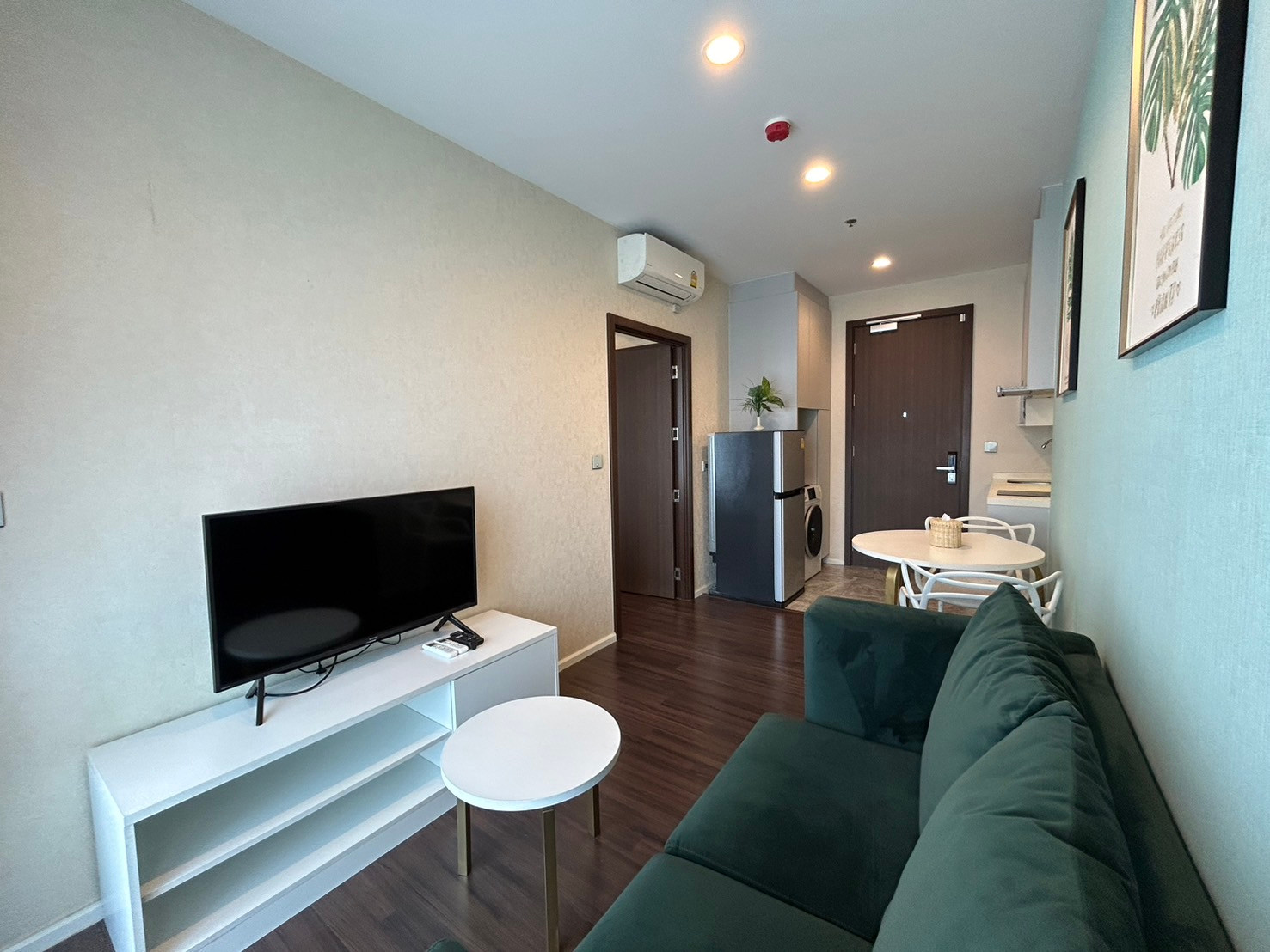 For rent: Whizdom Inspire 101, price 18,000 baht, near True digital park building.