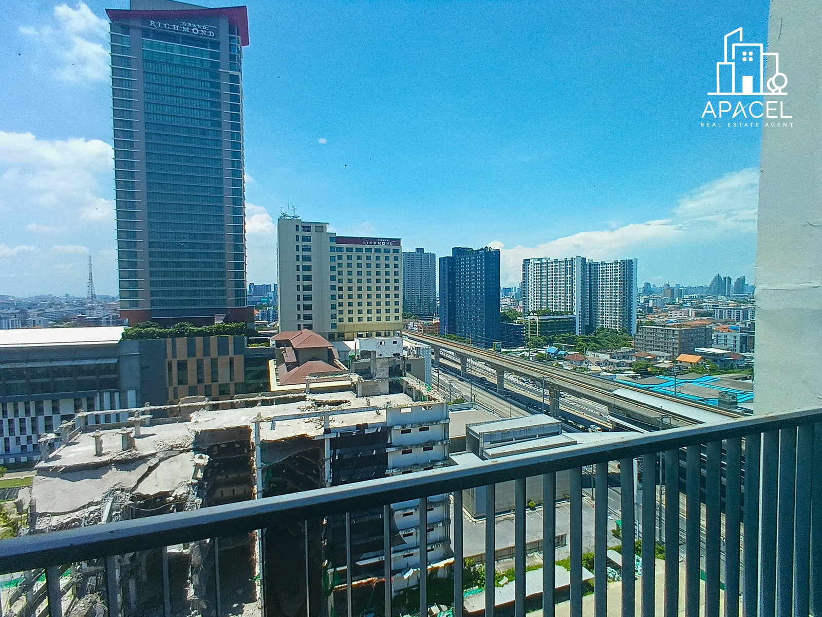 [ลดด่วน 4.5 แสน! สู้ทุกราคาในตึก] คอนโดติดรถไฟฟ้า MRT บางกระสอ ห้องใหญ่ 49 ตร.ม. ชั้น 15 วิวเมืองโล่ง ทิศตะวันออก ไม่ร้อน | The Hotel Serviced Condo รัตนาธิเบศร์