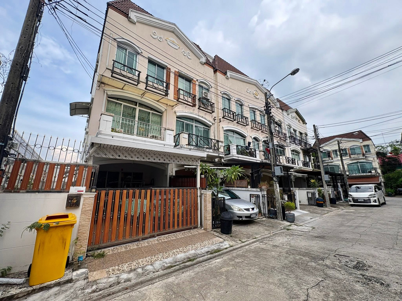 🔥 ขายทาวน์โฮม 3 ชั้น บ้านกลางเมือง เดอะ ปารีส พระราม 9-รามคำแหง (Baan Klang Muang, The Paris Rama 9–Ramkhamhaeng) | ใกล้ Airport Rail Link หัวหมาก 🔥 ขายทาวน์โฮม 3 ชั้น บ้านกลางเมือง เดอะ ปารีส พระราม 9-รามคำแหง (Baan Klang Muang, The Paris Rama 9–Ramkhamhaeng) | ใกล้ Airport Rail Link หัวหมาก