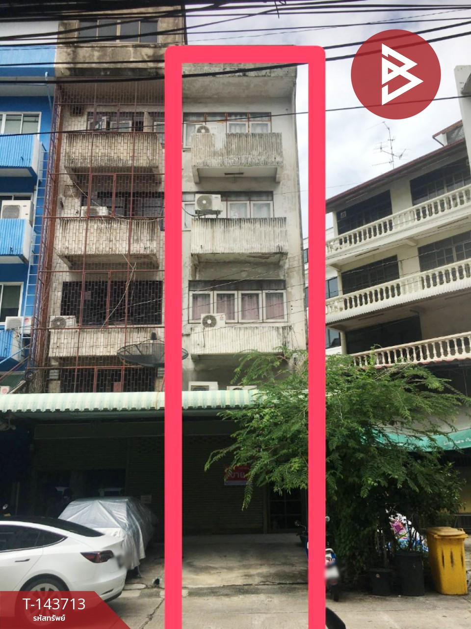 Commercial building for sale, Soi Landco, Vibhavadi-Rangsit Road, Samsen Nai, Bangkok, good location next to the road.