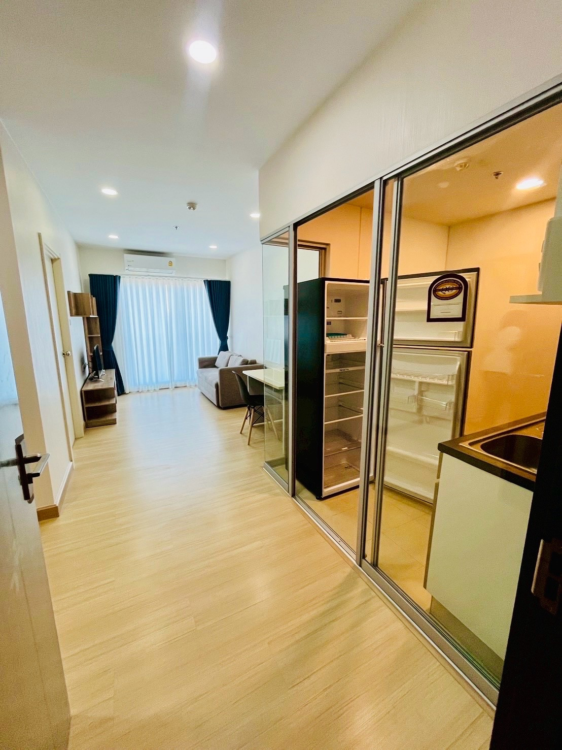 1 Bed Plus 44 sq m., large room, private, quiet, 10th floor, fully furnished + electrical appliances. Ready to move in 🌸