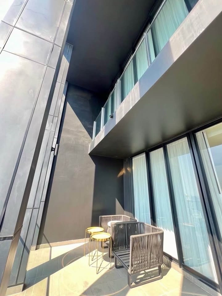 noble ploenchit /Duplax Very Hight Floor/ Rent 220k /0632717888 Allapp in phone noble ploenchit /Duplax Very Hight Floor/ Rent 220k /0632717888 Allapp in phone