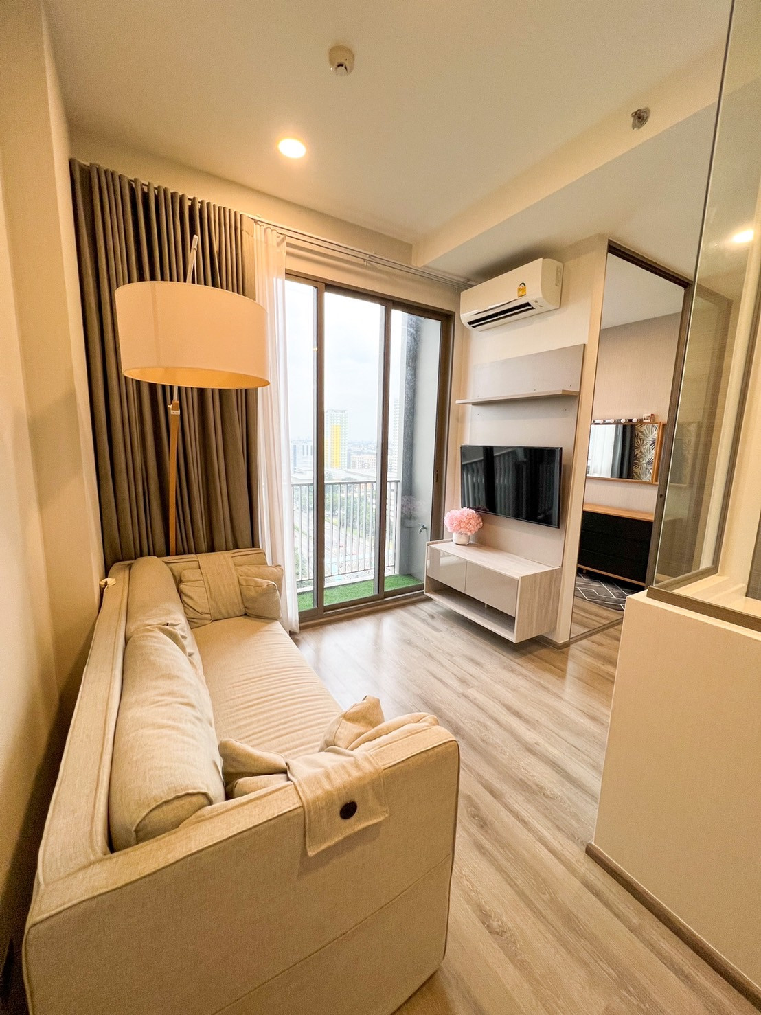 Sell/Rent Urgent!! Miti Chiva Kaset Station Condo, type 1 One Bed Plus *The  intends to decorate it for his own residence* Size 34.43 sq m, 12th floor, excellent location, convenient travel, close to the Kasetsart Station BTS only 150 meters.