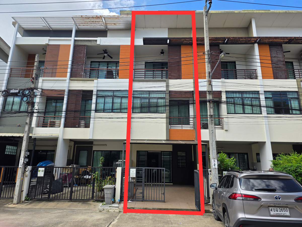 3-story townhome for sale, Kanlapaphruek-Kanchanaphisek, 17 sq m., built-in furniture. The road in front of the house is 12 meters wide. 3-story townhome for sale, Kanlapaphruek-Kanchanaphisek, 17 sq m., built-in furniture. The road in front of the house is 12 meters wide.