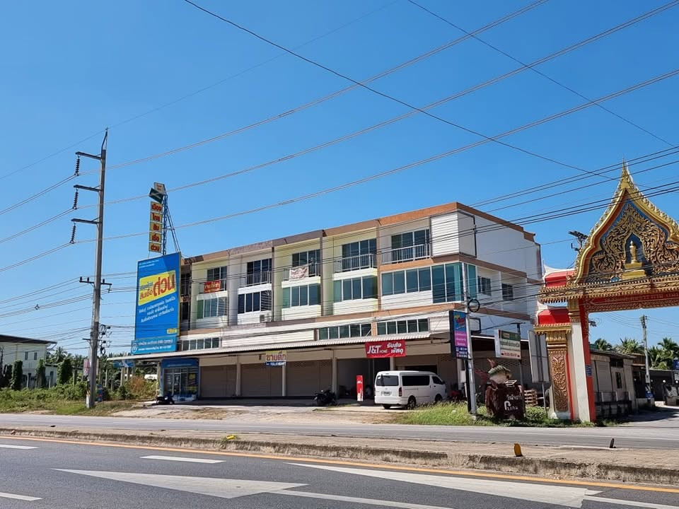 Urgent sale!!! Commercial building, 3 and a half floors, good business, comfortable living, on Samut Songkhram Road, Bang Phae, Damnoen Saduak, Ratchaburi. – รูปที่ 4