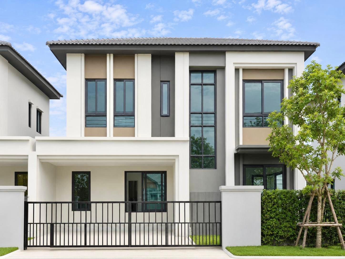 For rent: Baan Klang Muang The Edition Srinakarin-Suan Luang. The new house has never been lived in. Near Mega Bangna