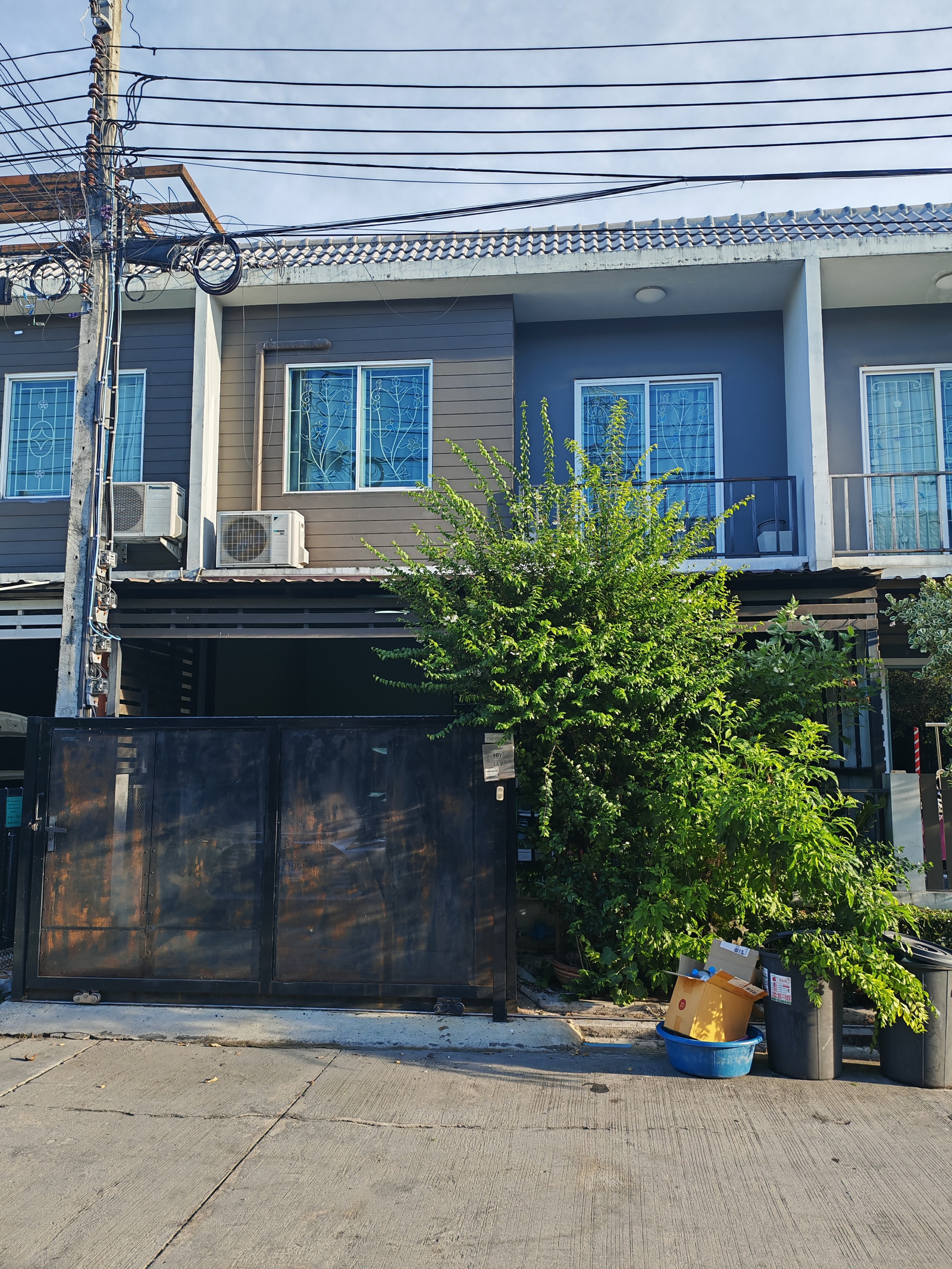 Townhouse for sale urgently near Mega Bangna with furniture The Colors Leisure Bangna Km.8