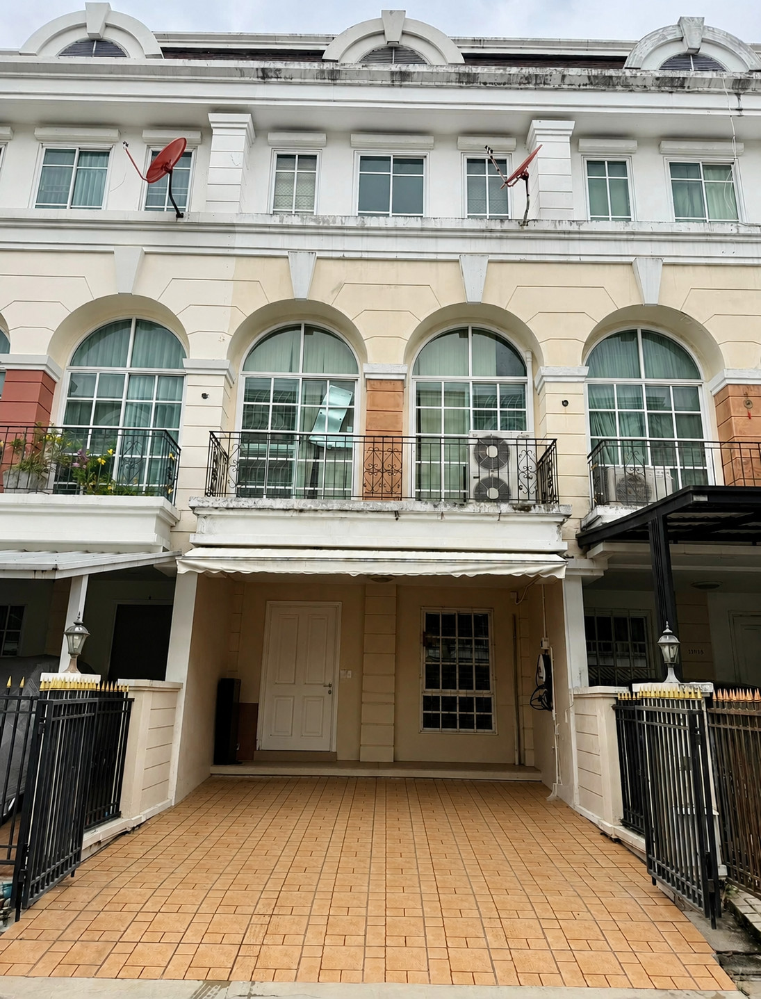 Townhome for Rent | Plus City Park Rama 9 – Huamak Fully Furnished | Suitable for Residential Living or Home Office | Near The Nine & ABAC Townhome for Rent | Plus City Park Rama 9 – Huamak Fully Furnished | Suitable for Residential Living or Home Office | Near The Nine & ABAC