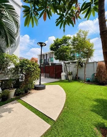 2-Storey Townhome for Rent – Ladkrabang Project: The Thamm Signature 2-Storey Townhome for Rent – Ladkrabang Project: The Thamm Signature