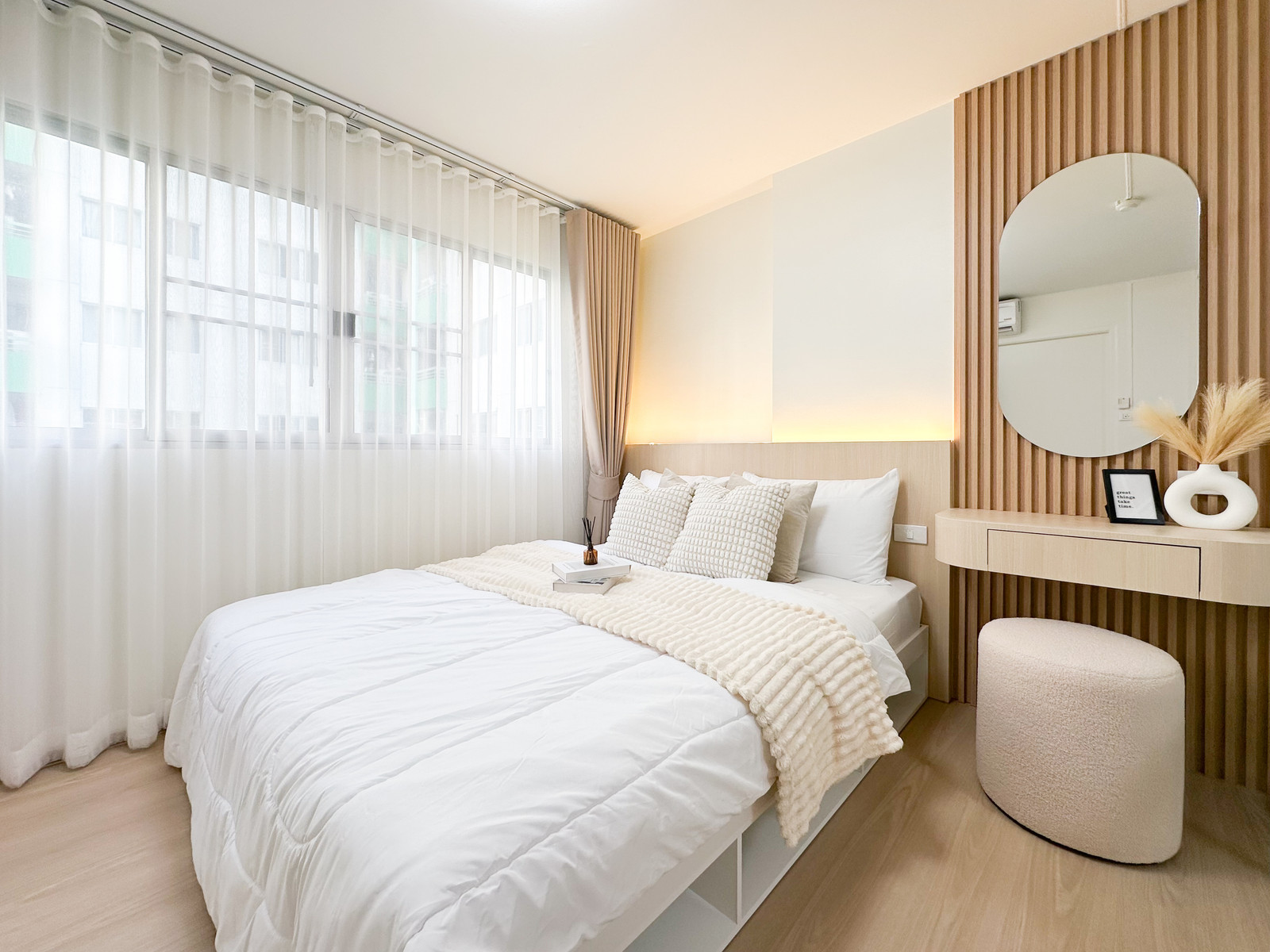 Big room, great price, only a few million baht. Big room, great price, only a few million baht.