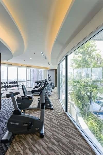 For Rent | Sky Walk Residence @ BTS Phra Khanong. line @900cqqhk 
✨ 1 Bed 1 Bath | 52 Sq.m. | 37th Floor  Only 200m from BTS Phra Khanong
🌆 High floor, open city view, quiet unit
🛋️ Fully furnished + electrical appliances
🔑 Newly renovated, move-in rea
