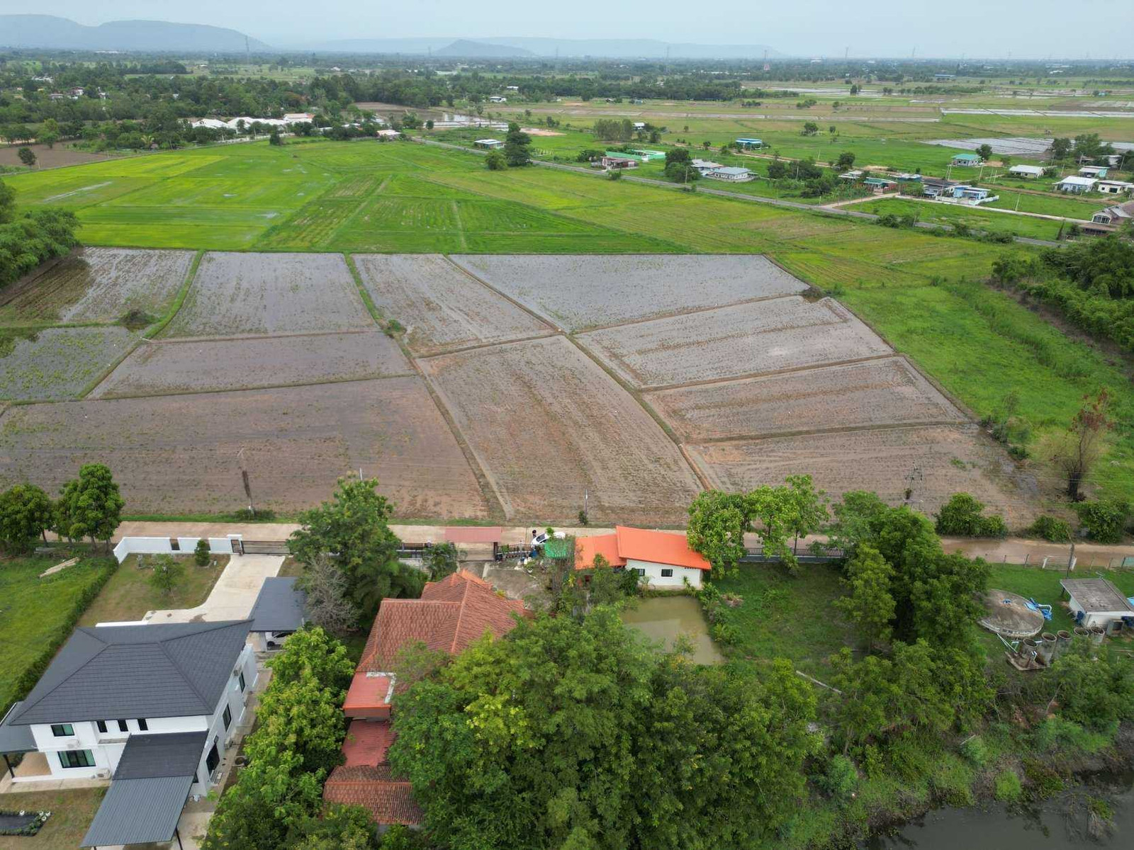 Very large plot of land It is rectangular in shape. – รูปที่ 2