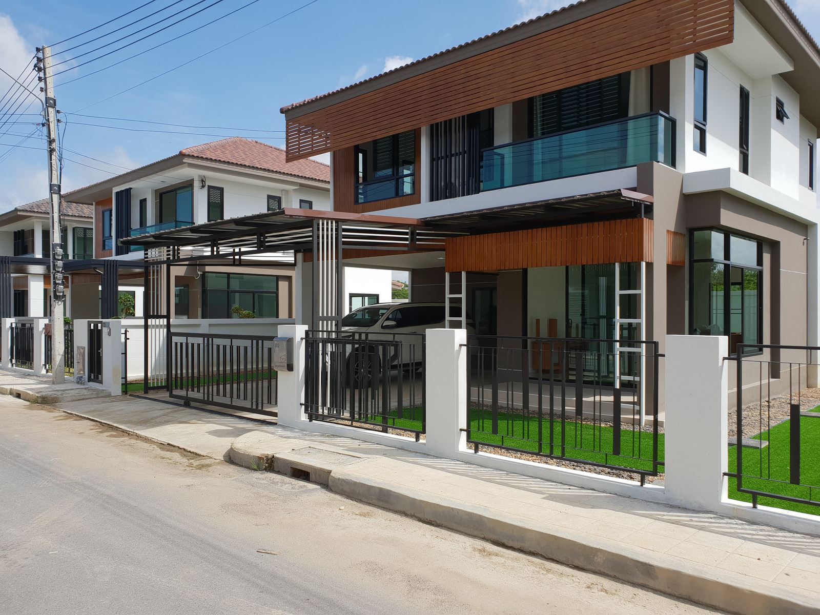 บ้านเดียว 2 ชั้น หมู่บ้านธาราวาน่า ตัวเมืองสระบุรี 3 ห้องนอน 3 ห้องน้ำ พร้อมอยู่ – รูปที่ 3