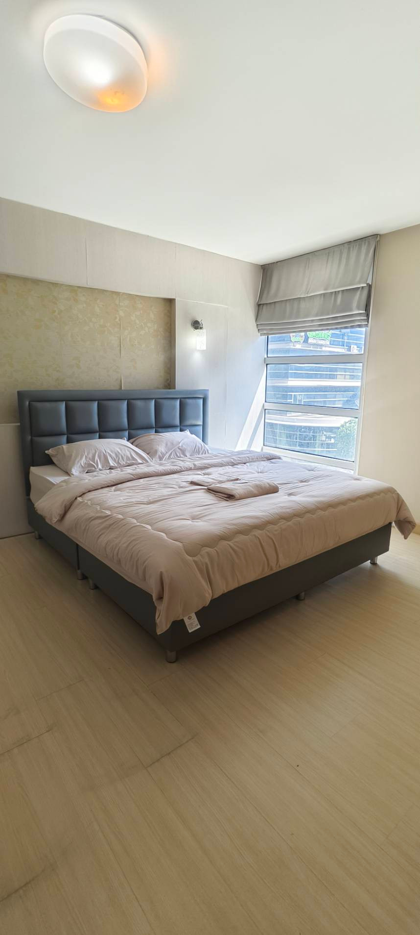 For Rent: Riviera Lakeview Condominium near Muang Thong Thani For Rent: Riviera Lakeview Condominium near Muang Thong Thani