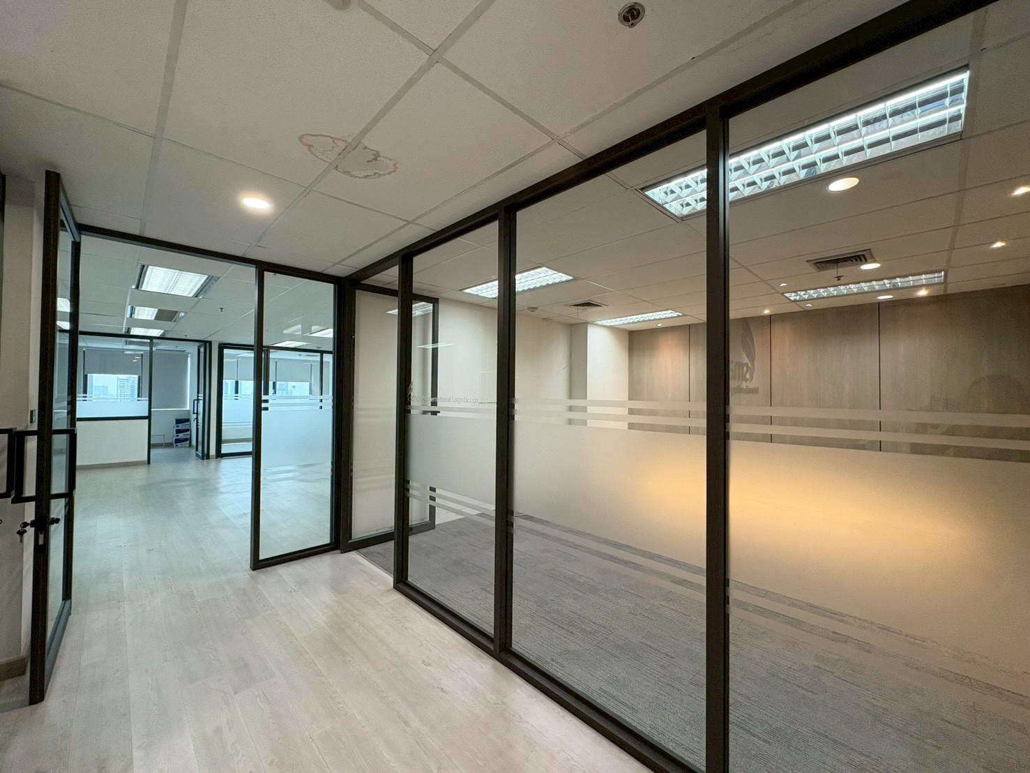 Office for rent, Italthai Tower, 16th floor, size 150 Sq.m. Office for rent, Italthai Tower, 16th floor, size 150 Sq.m.