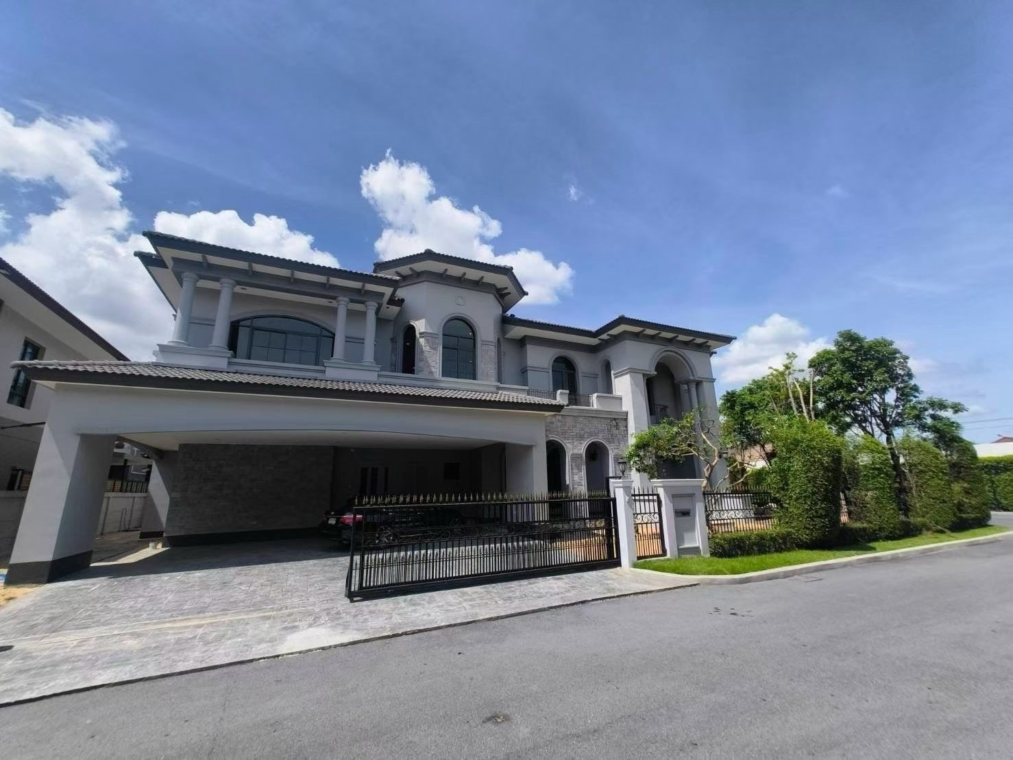 🔥 Luxury detached house, urgent sale, heavy loss, special price! The Grand Pinklao project, new house, never lived in. 🔥 Luxury detached house, urgent sale, heavy loss, special price! The Grand Pinklao project, new house, never lived in.