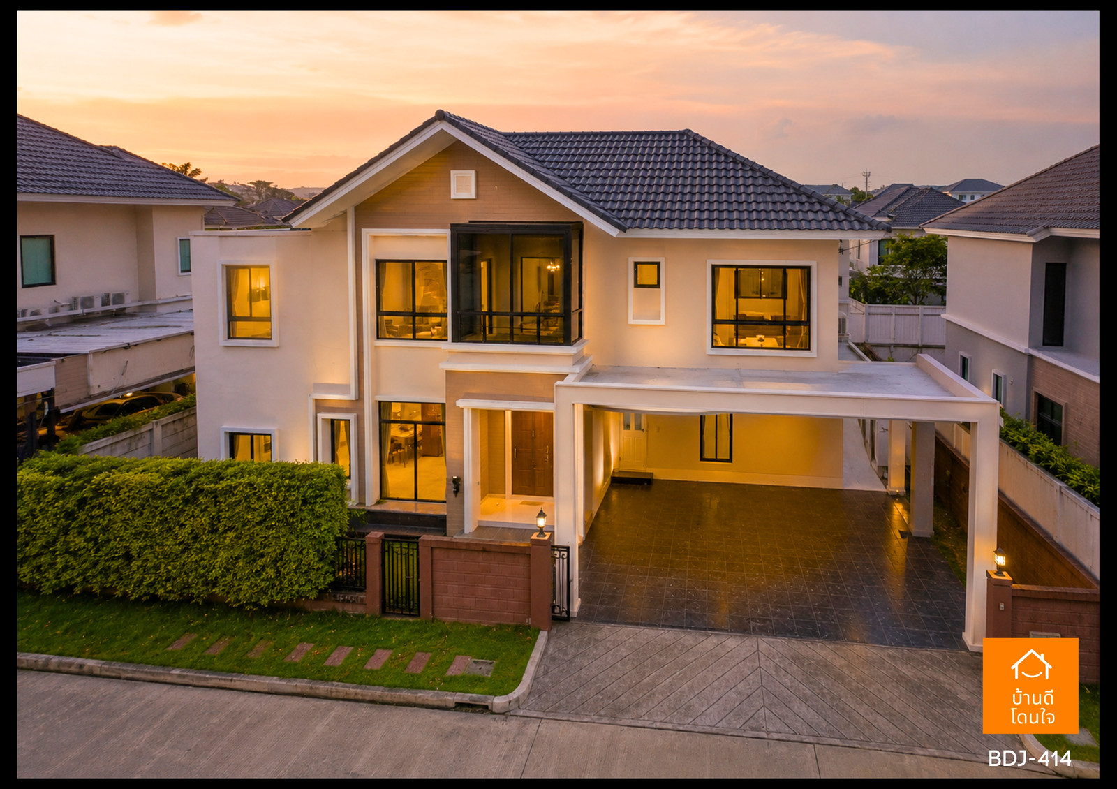Urgent sale, special price!! Laddarom Wongwan Ramindra Co., Ltd. (76.1 sq m.) 4 bedrooms, 5 bathrooms, near Fashion Island. Urgent sale, special price!! Laddarom Wongwan Ramindra Co., Ltd. (76.1 sq m.) 4 bedrooms, 5 bathrooms, near Fashion Island.