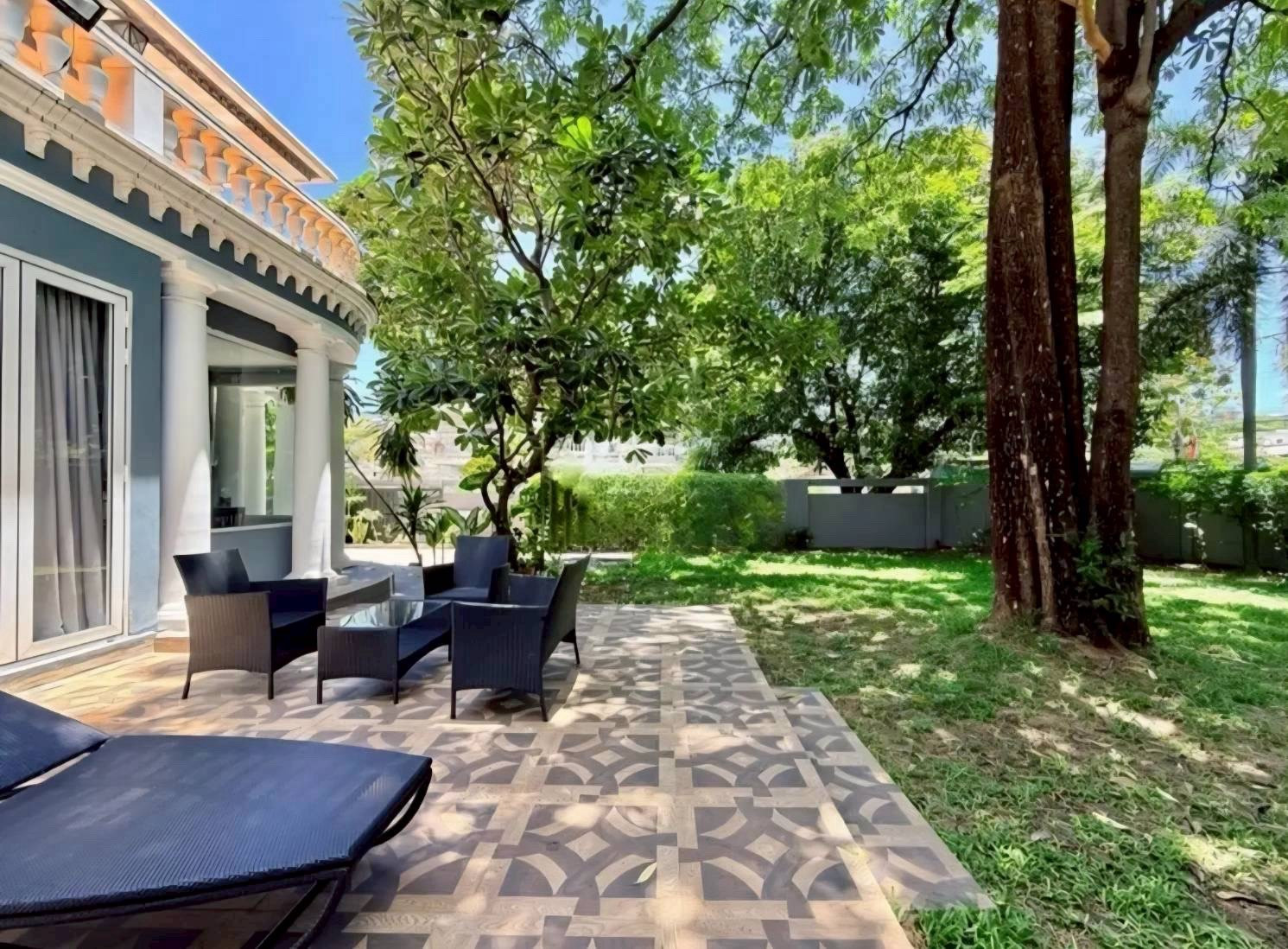 🏡 For Rent | Sukhumvit 50 Garden Oasis
Private Family Home with a Large Garden
📍 Only 2–3 Minutes to On Nut BTS Station – รูปที่ 2
