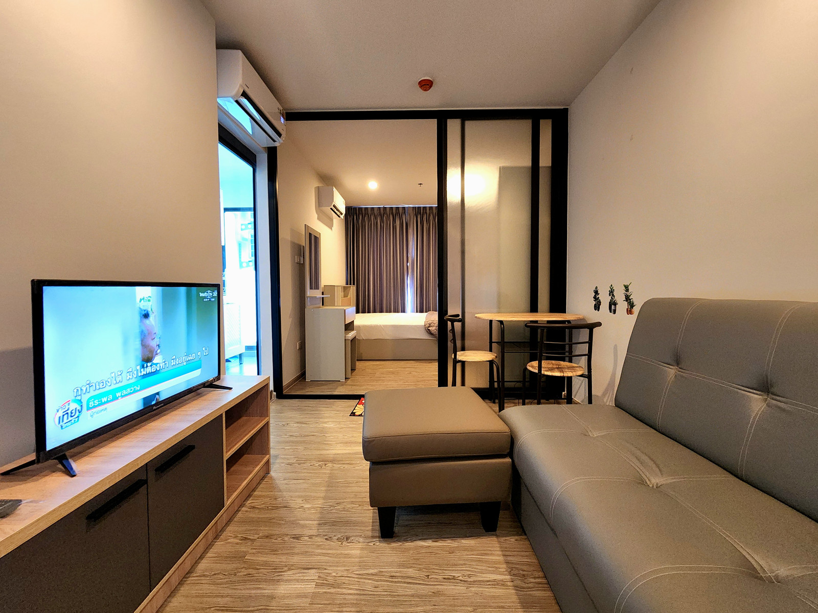 **New room, first hand, fully decorated, for rent** Regent Home Wutthakat, location BTS Wutthakat, only 300 meters, good price, beautiful room, ready to move in. There is a washing machine!! **New room, first hand, fully decorated, for rent** Regent Home Wutthakat, location BTS Wutthakat, only 300 meters, good price, beautiful room, ready to move in. There is a washing machine!!