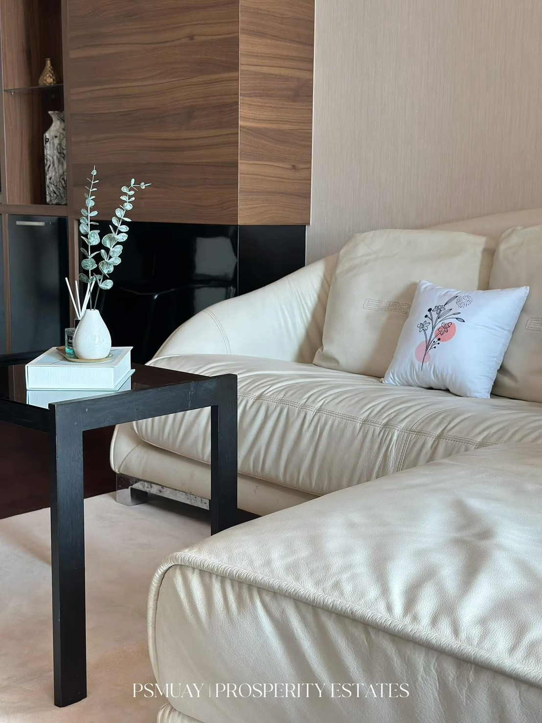 Ivy Thonglor studio ขาย Ivy Thonglor studio ขาย