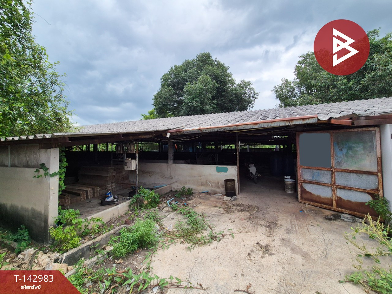 Land for sale with buildings, area 5 rai 1 ngan, Bang Len, Nakhon Pathom. Land for sale with buildings, area 5 rai 1 ngan, Bang Len, Nakhon Pathom.