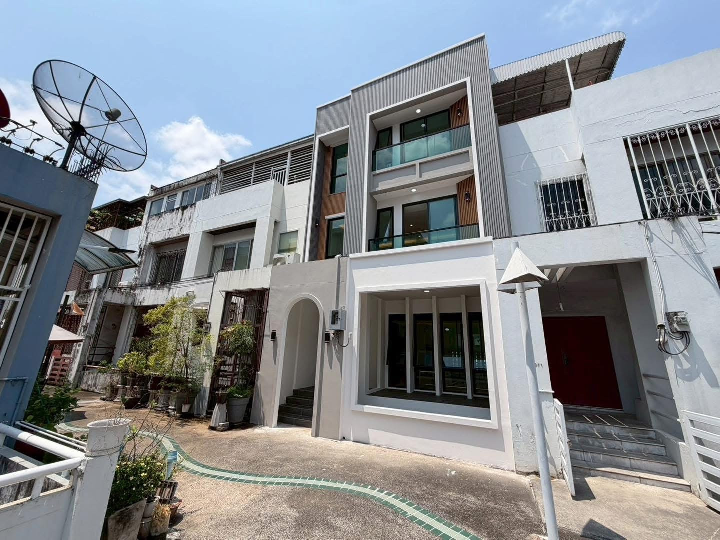 🏠✨ Townhome for sale, Sukhumvit 101 area | 4 bedrooms (HBH-SI-243)