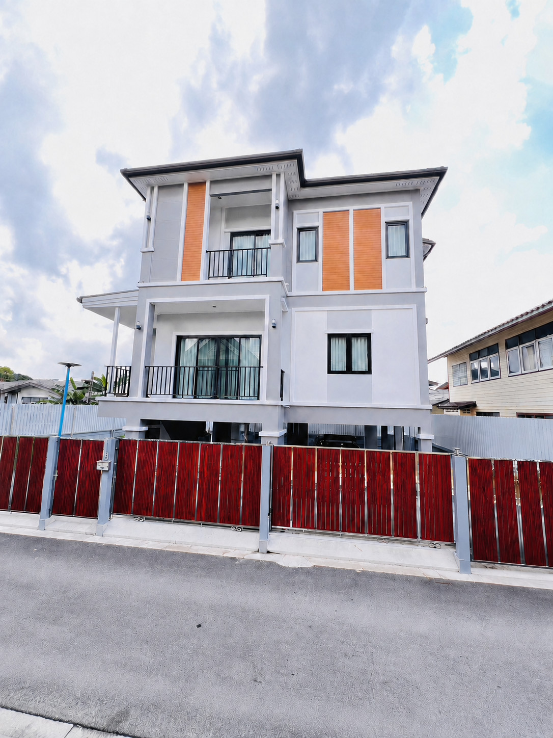 2.5 story detached house, built to order, new condition, only 2 years old, prime location, Phatthanakan. – รูปที่ 2