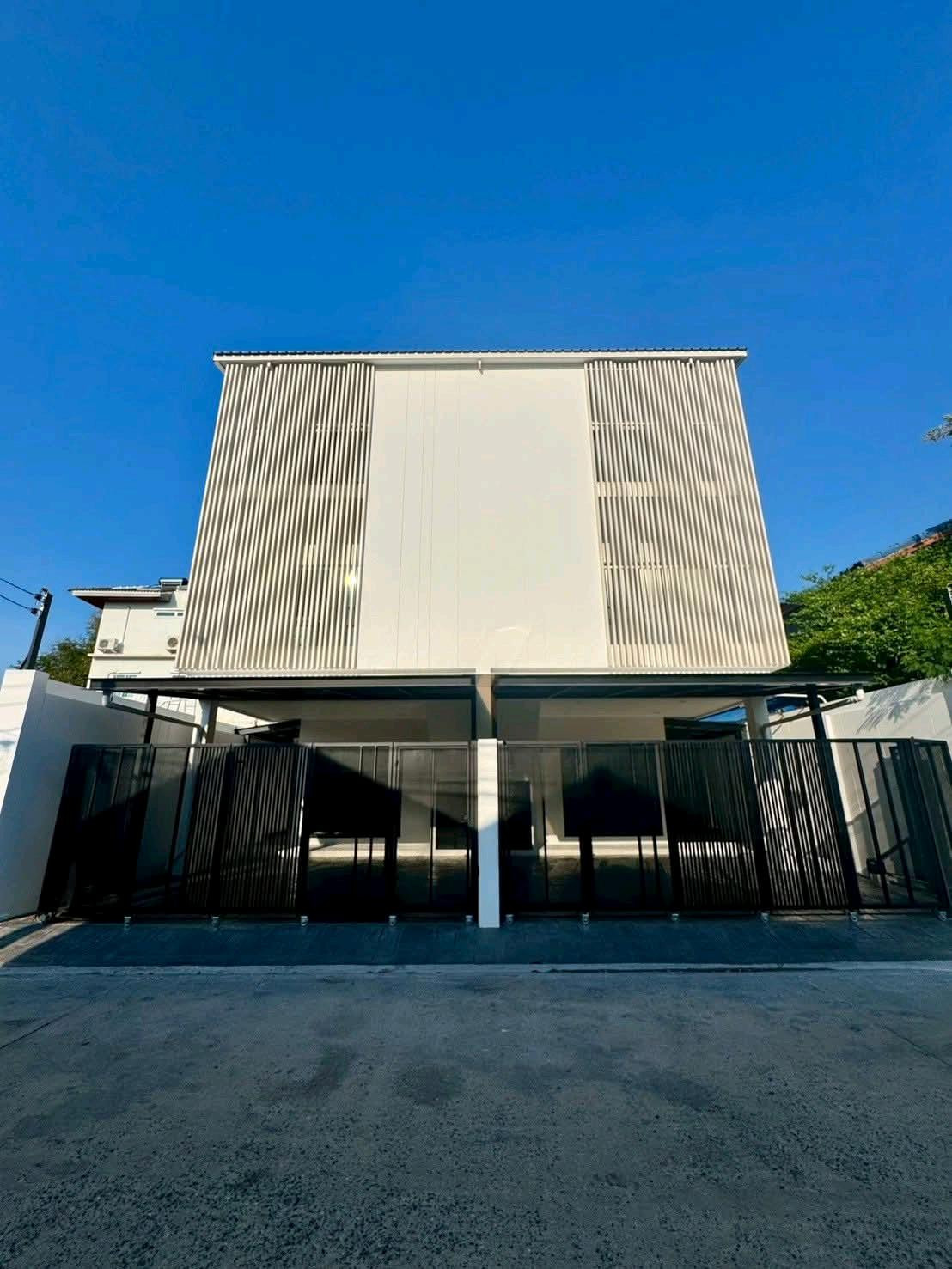 🏡 บ้านใหม่มือหนึ่ง ทำเลศักยภาพเลียบด่วน (ลาดพร้าว 87 แยก 28) หลัง CDC เพียง 750 เมตร