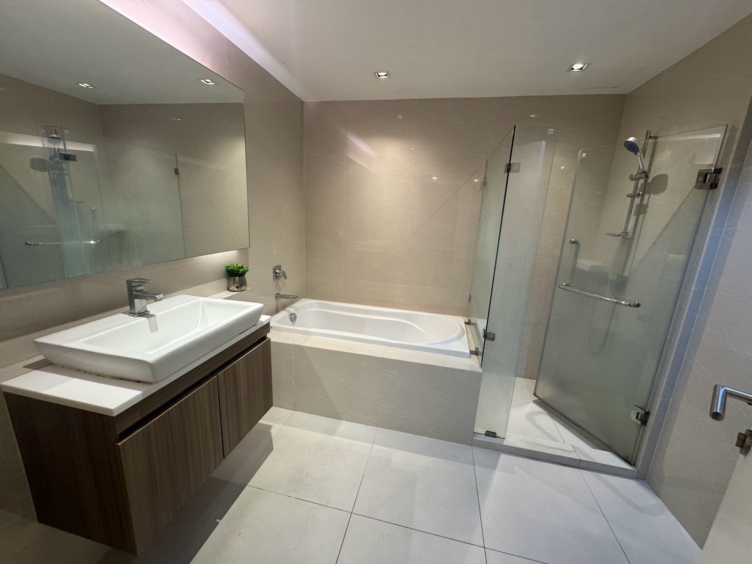 ❤️For rent Vtara Sukhumvit 36, price 36,000 baht, 2 bedrooms, size 70 sq m, 2nd floor, interested line @900cqqhk tel 0859114585. – รูปที่ 3