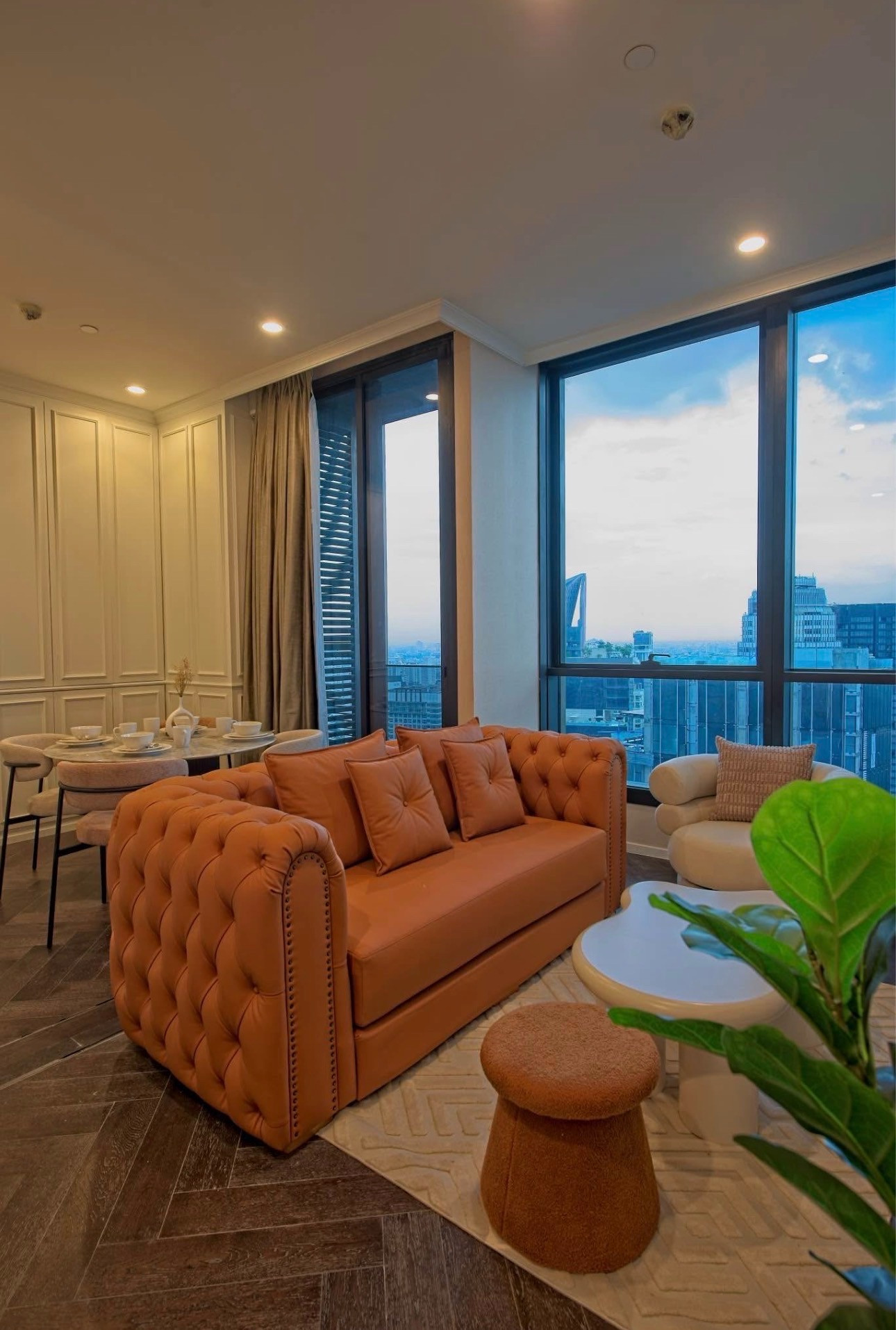 The esse Sukhumvit 36/2 bedrooms2bathrooms /77 sqm./31 fl./95,000 The esse Sukhumvit 36/2 bedrooms2bathrooms /77 sqm./31 fl./95,000