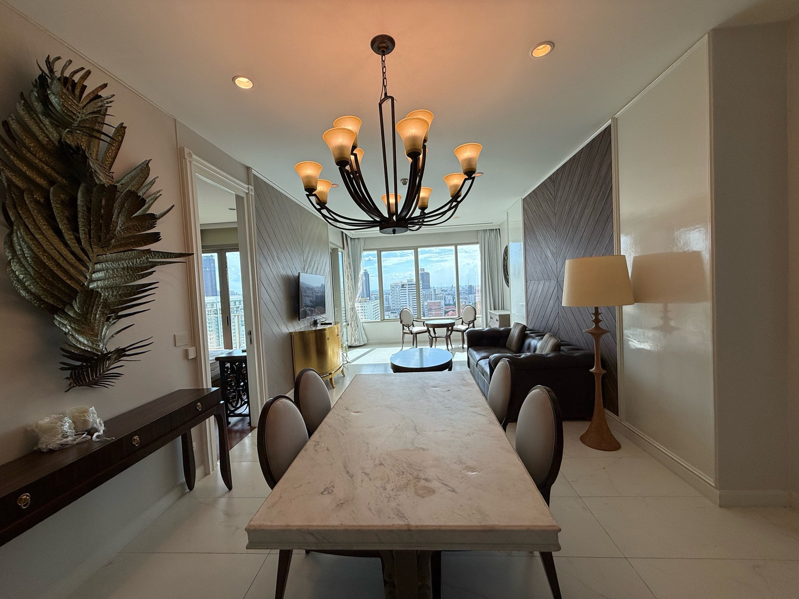 185 Rajdamri 2bed 100k call 0886166564 185 Rajdamri 2bed 100k call 0886166564