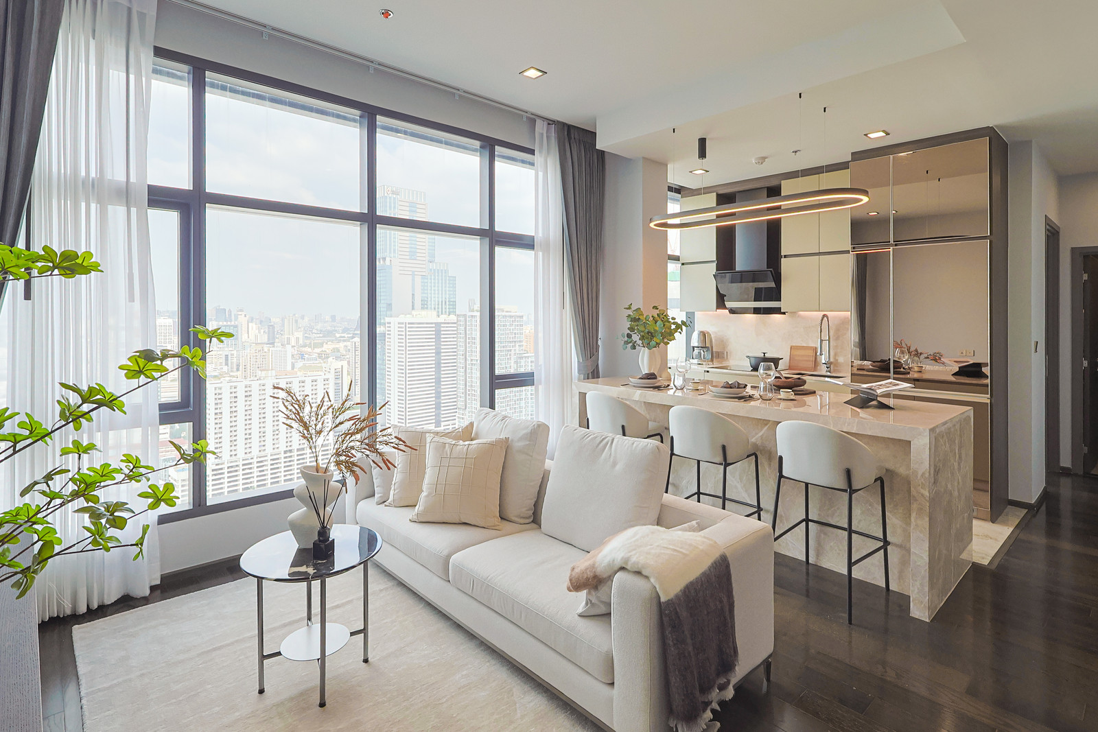 High Lise Condo 🔥 pets allowed 🐶 near BTS Ratchathewi, only 1 station to Siam!! 27th floor
