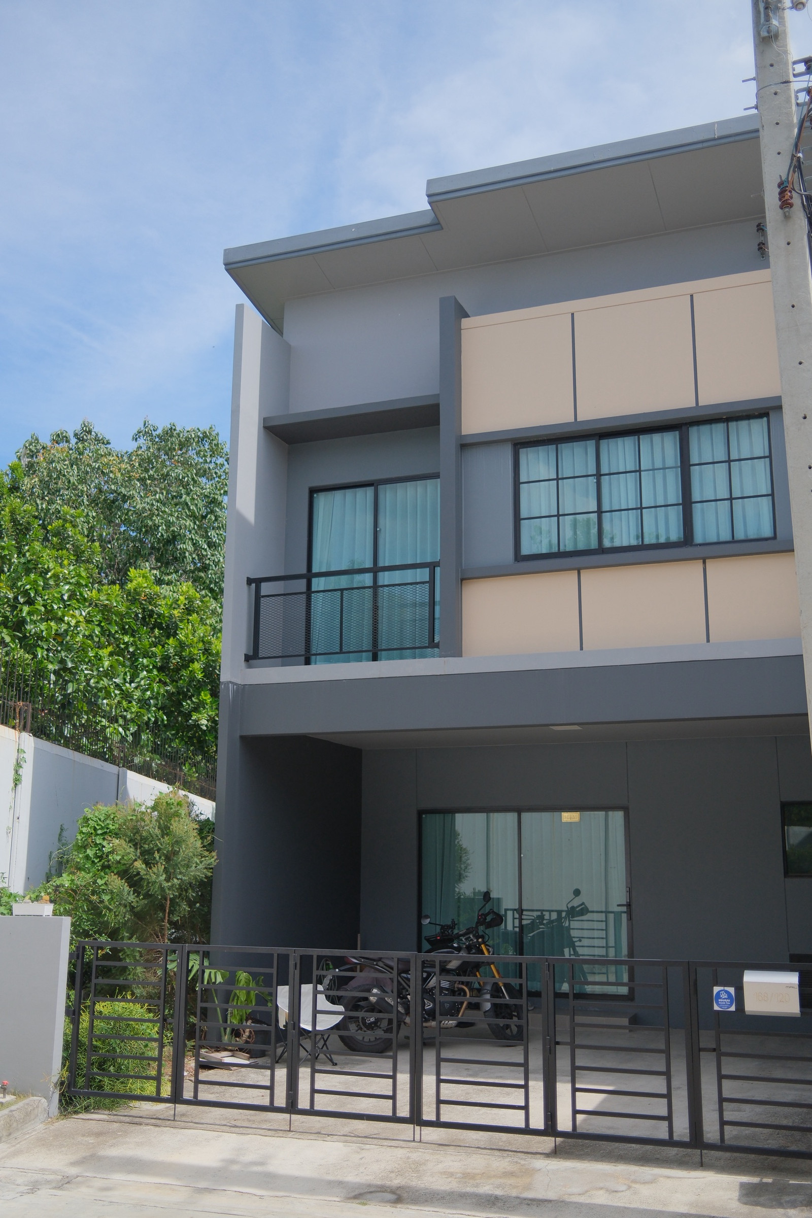 Beautiful 2-storey townhome for sale, corner unit @@Siri Place Westgate project of Sansiri.