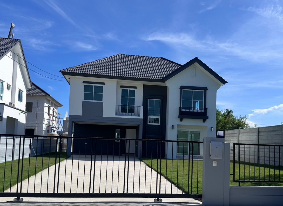 +++ บ้านเดี่ยว ราคาพิเศษ 4,999,000 ที่ดินเริ่มต้น 100 ตร.ว. 4 นอน 3 น้ำ 2 จอดรถ 158 ตร.ม. +++ ☎️ ติดต่อ คุณเอิง 081-8019826