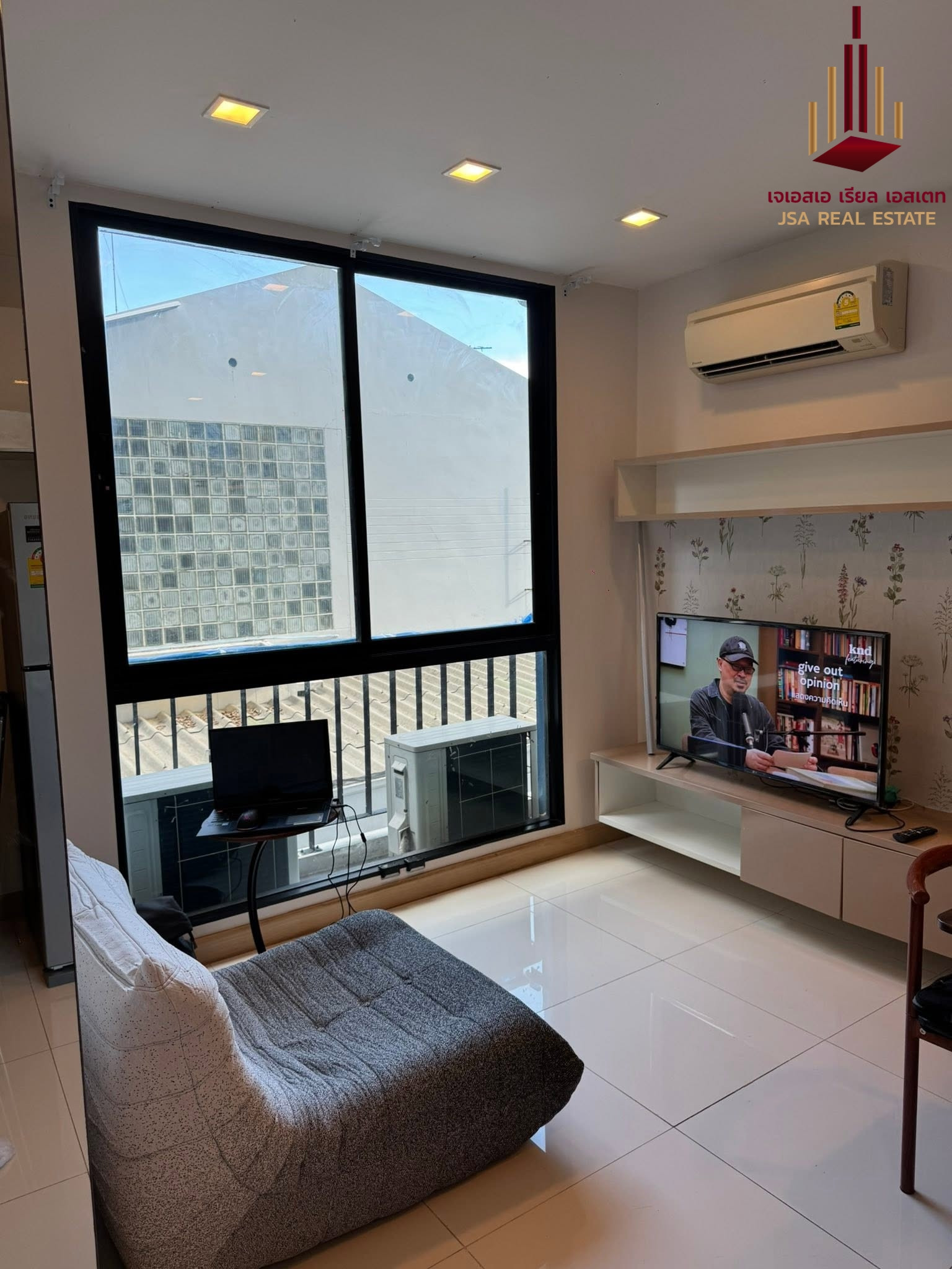 ✨ For Rent: The ACE Ekamai Condo ✨ 💰 Only 20,000 THB/month ✨ For Rent: The ACE Ekamai Condo ✨ 💰 Only 20,000 THB/month