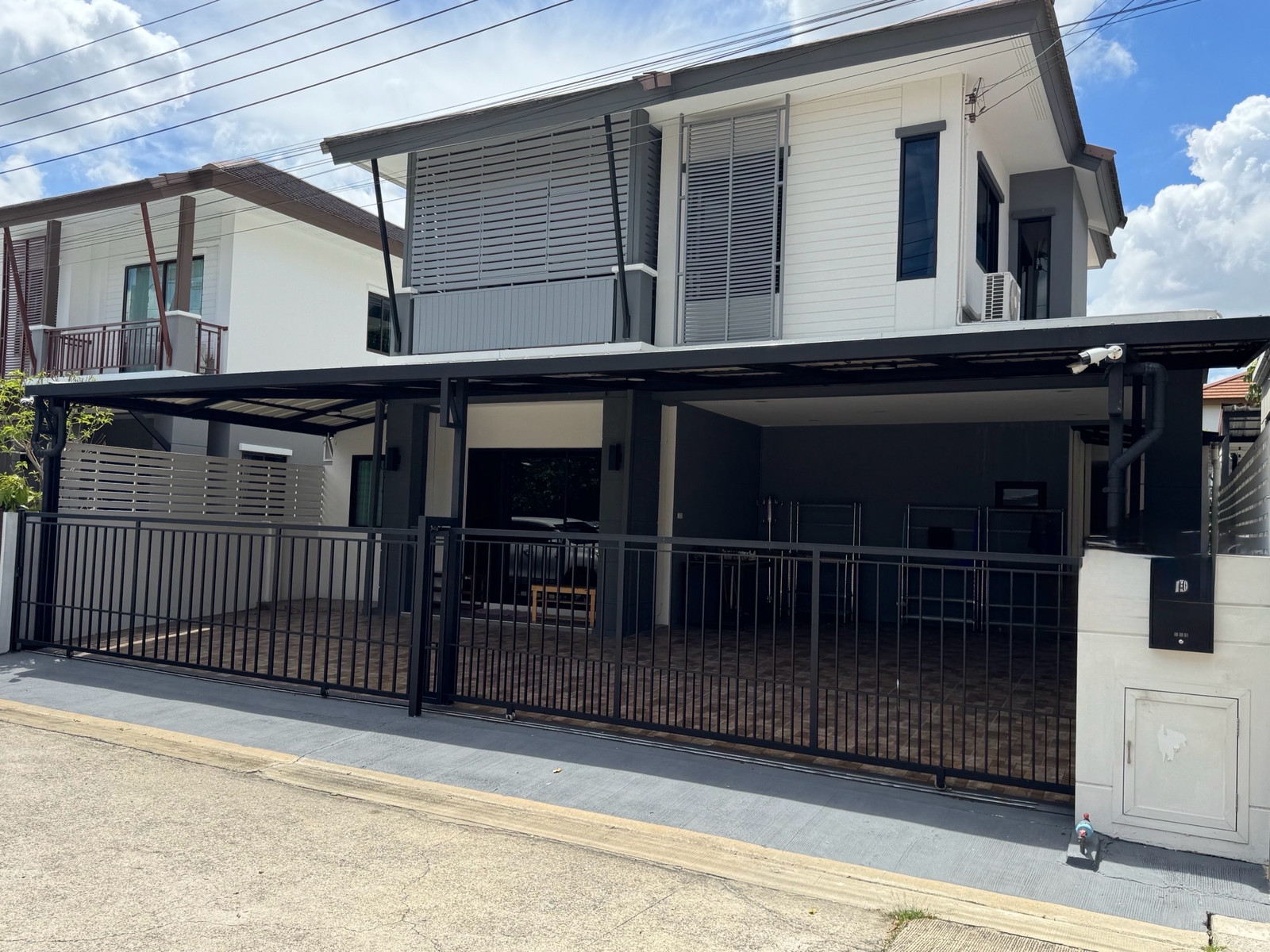 For rent, detached house near Thonglor, Phatthanakan exit, Srinakarin, convenient. For rent, detached house near Thonglor, Phatthanakan exit, Srinakarin, convenient.