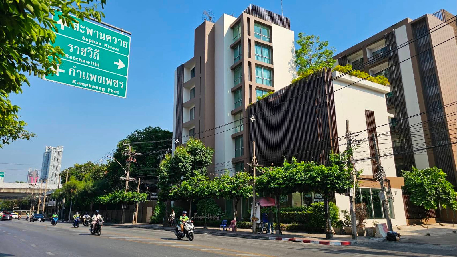 ให้เช่าพื้นที่อาคารริมถนนประดิพัทธ์ ให้เช่าพื้นที่อาคารริมถนนประดิพัทธ์