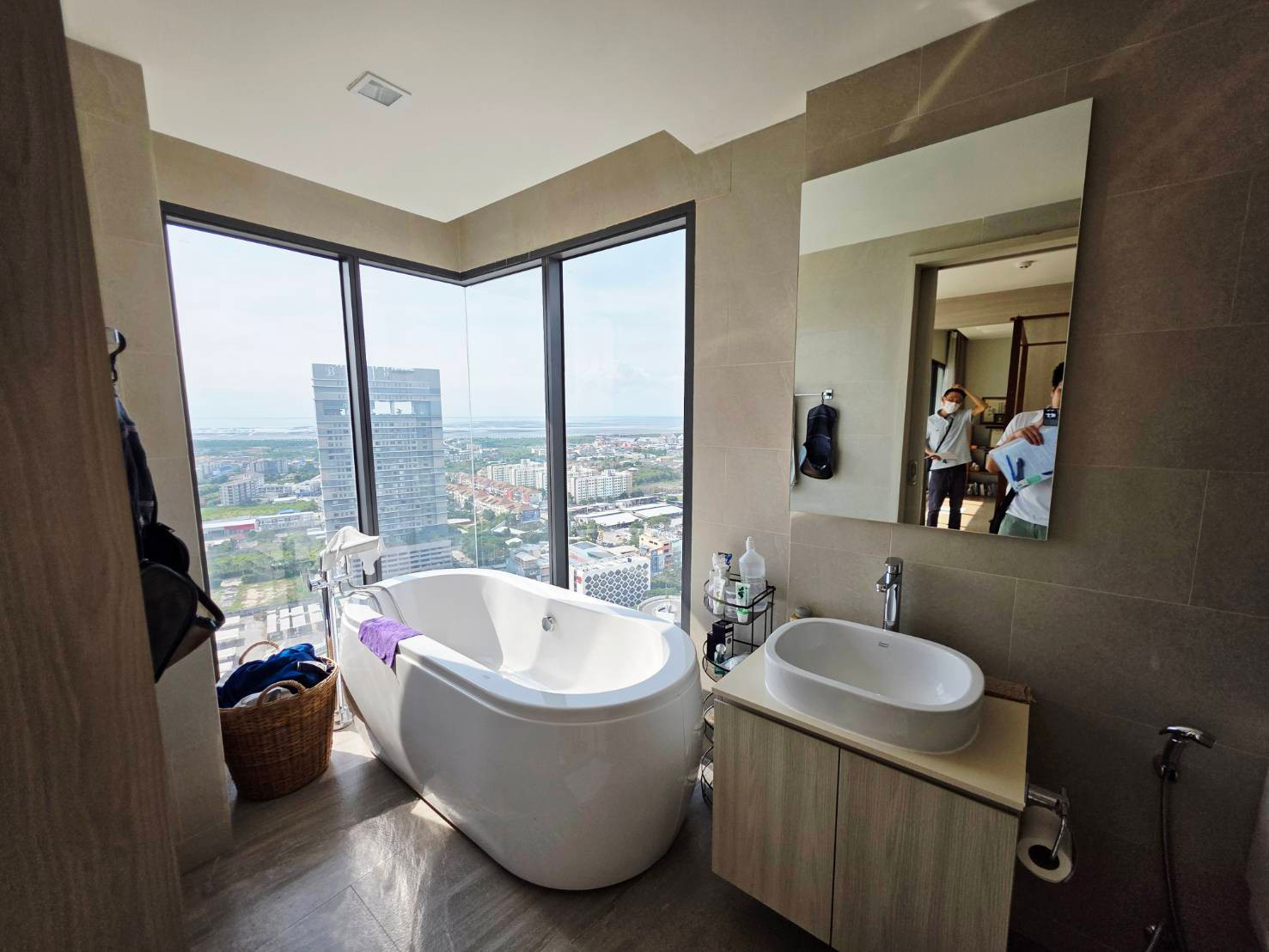ราคานี้ไม่ได้หลุดมาบ่อย Infinityone condo คอนโดชั้น 28 วิวสวย ห้องสวย 2 ห้องนอน 2 ห้องน้ำ 1 โซนห้องนั่งเล่น จอดรถได้ 1 คัน – รูปที่ 3