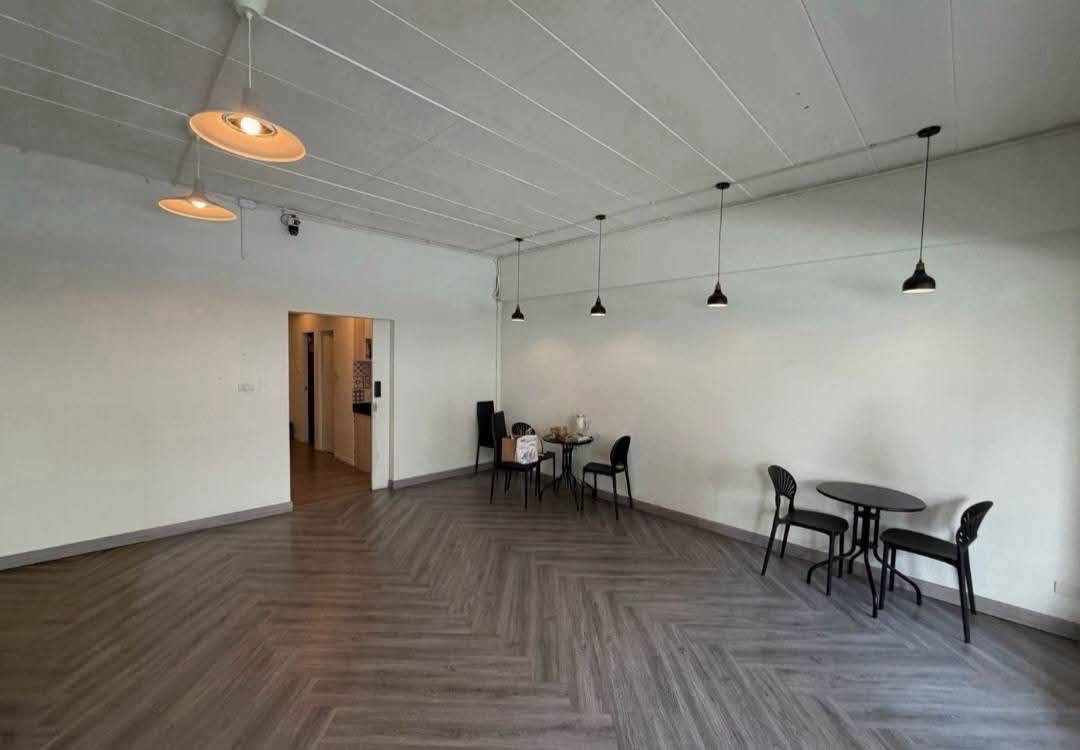 📢 Commercial building for rent, 3 floors, 1 unit.
📍 Park Avenue Ekkamai 12
Location in the heart of Ekkamai-Thonglor, near Donki and BTS Ekkamai. – รูปที่ 2