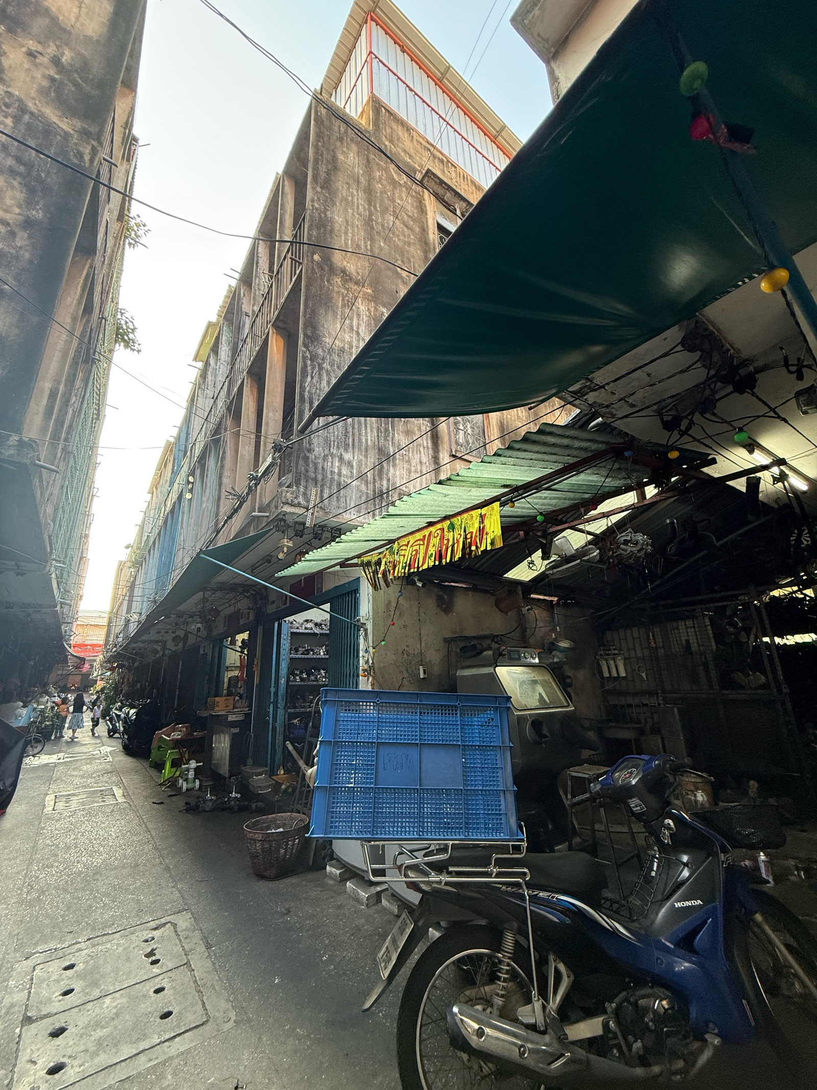 ขายที่ดินติดถนนรองเมือง ซ.5 ย่านบรรทัดทอง 338.07 ตรว.พร้อมอาคาร 26 หลัง – รูปที่ 4