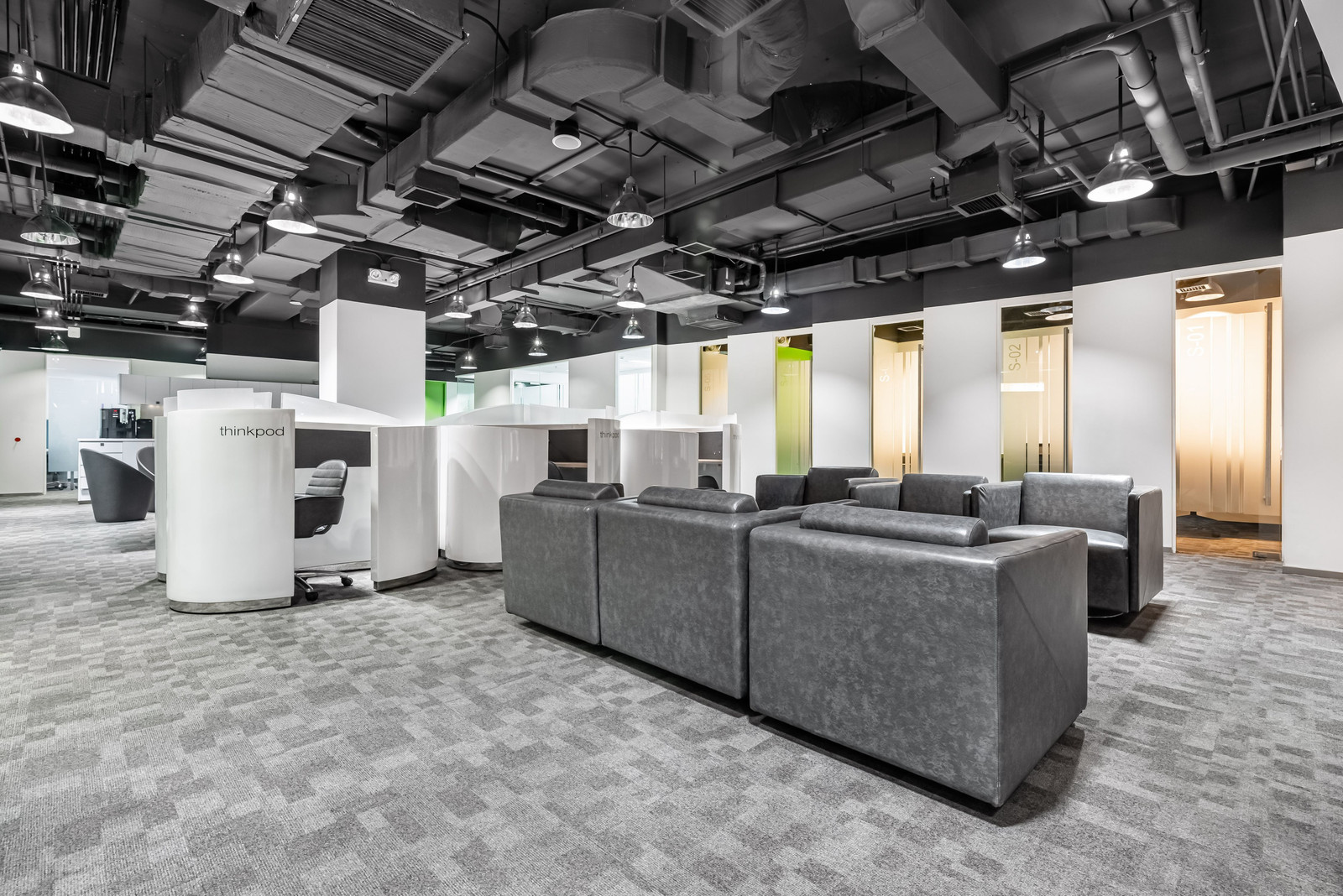 เข้าร่วมสภาพแวดล้อมโคเวิร์กกิ้งที่เน้นการทำงานร่วมกันใน Regus Silom Complex – รูปที่ 3