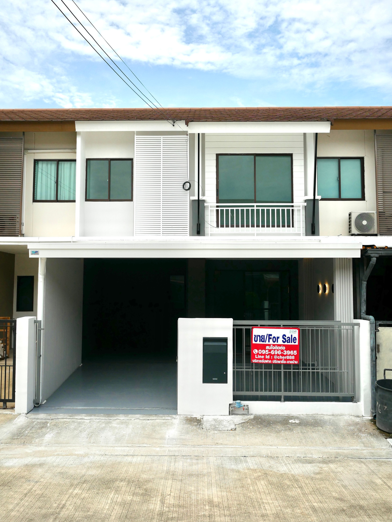 2-story townhome for sale, Pruksa Ville 57 Pattanakarn 38, completely renovated, near Thonglor, Ekkamai, Pridi Banomyong.