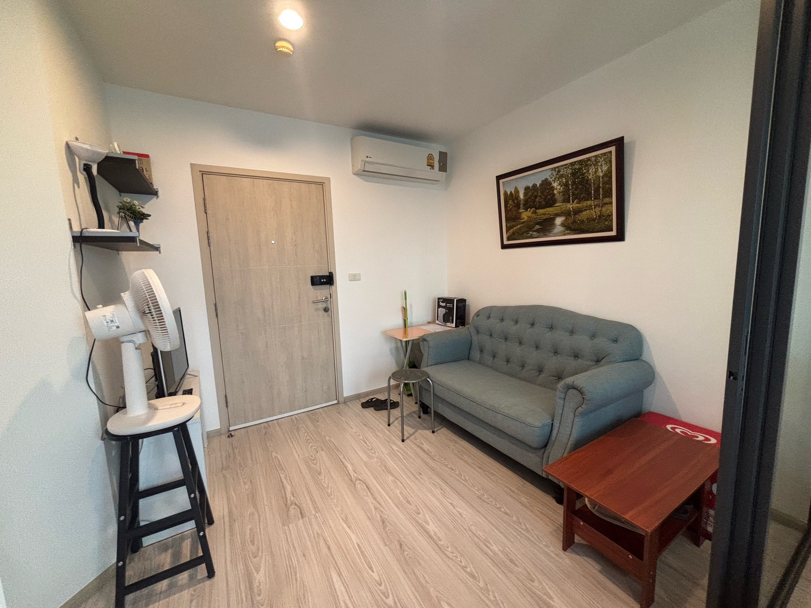 For rent, ideo mobi Wong Sawang, size 26 sq m, studio room, 1 bathroom, price only 11,000 baht, interested line @900cqqhk