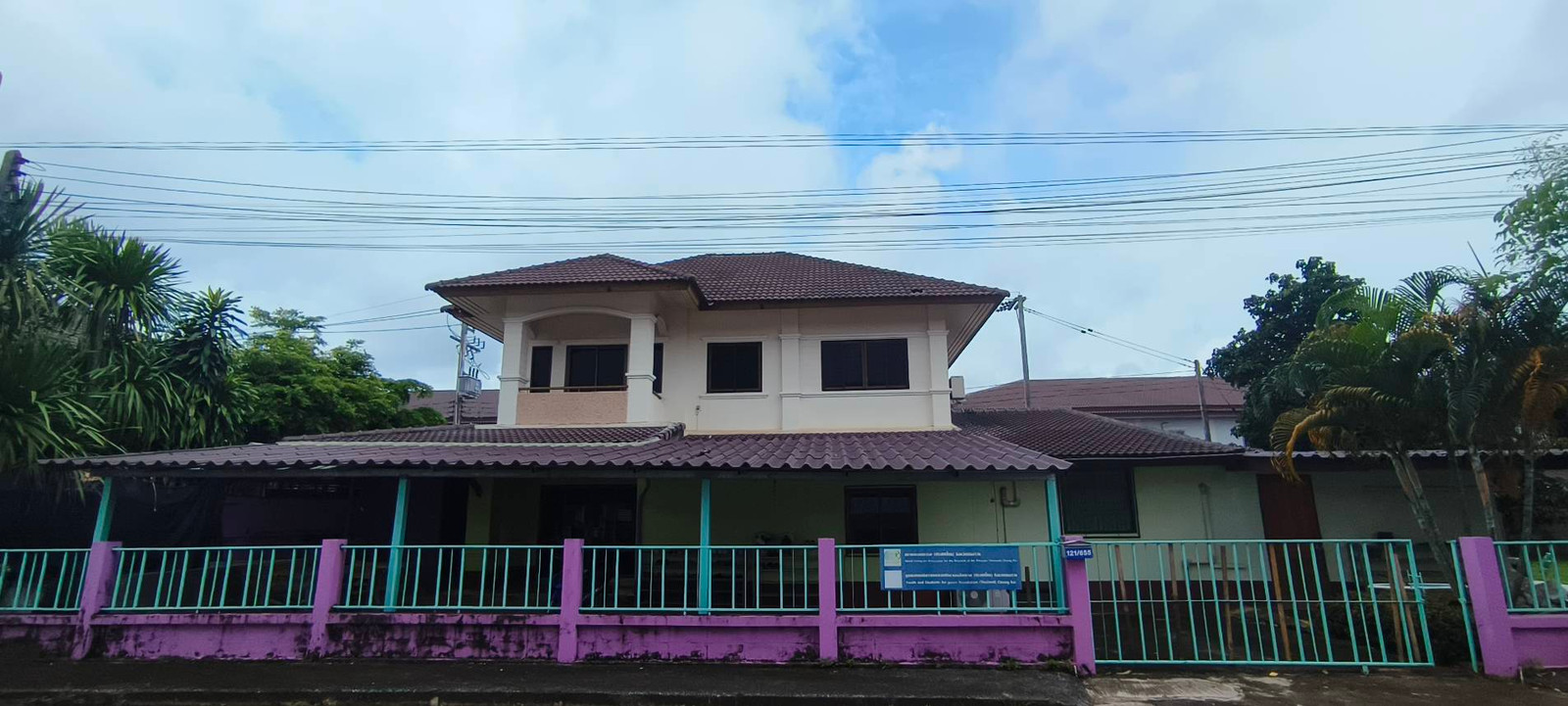 Single house with land for sale, 210 sq m, Thongwaree Village, opposite Chiang Rai Rajabhat University. Suitable for a home office. Single house with land for sale, 210 sq m, Thongwaree Village, opposite Chiang Rai Rajabhat University. Suitable for a home office.