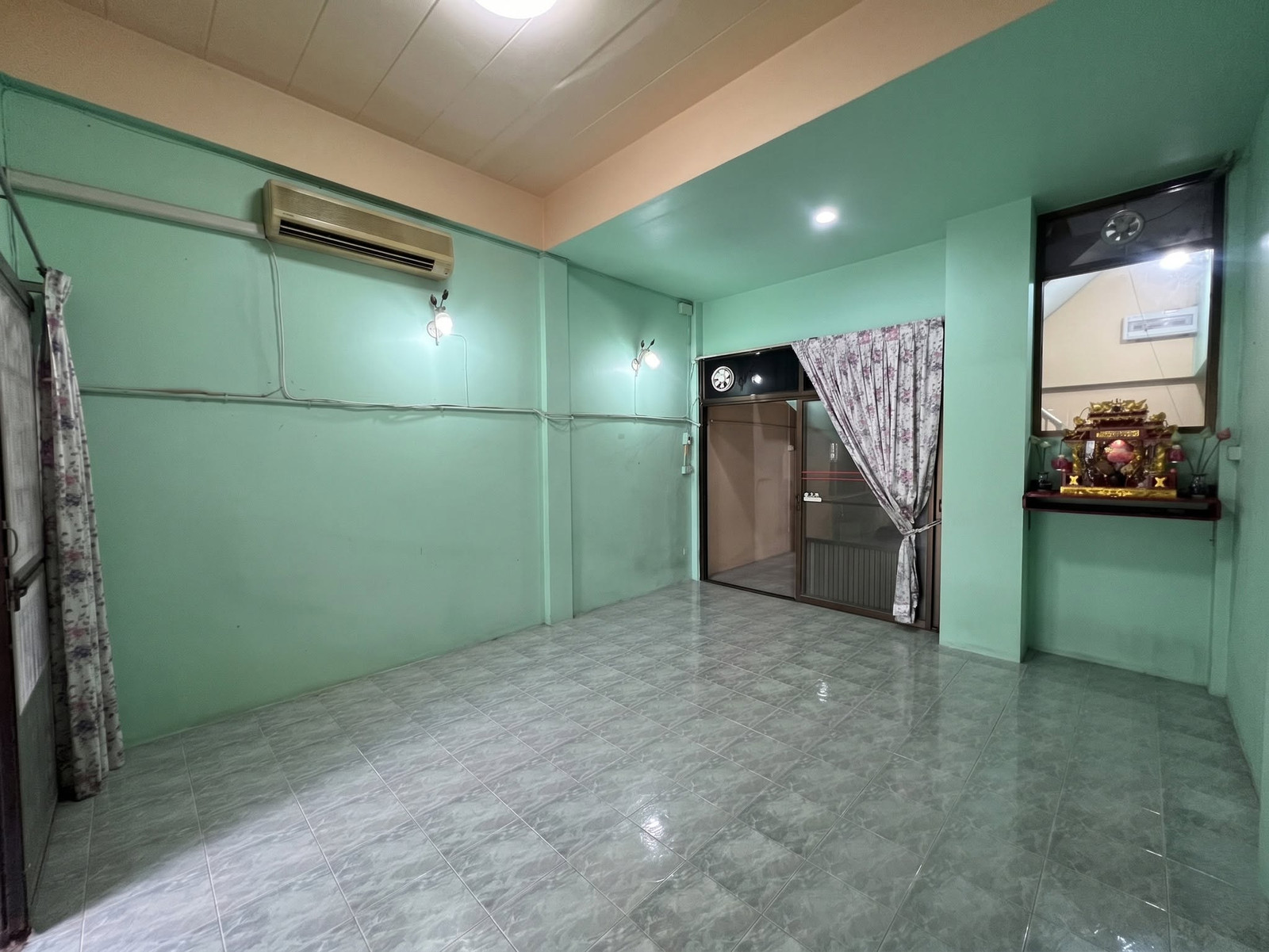 ขายทาวน์เฮาส์ 3 ชั้น สัมมากร รามคำแหง 112 โทร 0999983897 – รูปที่ 4