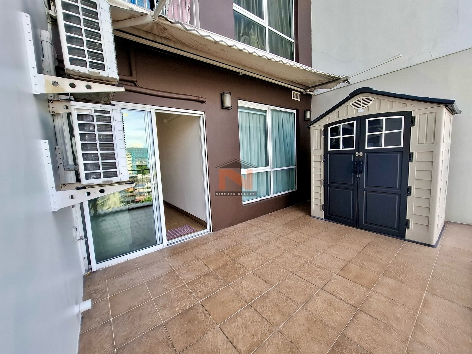Big balcony room Get space like a single house. The whole project has only 4 rooms.