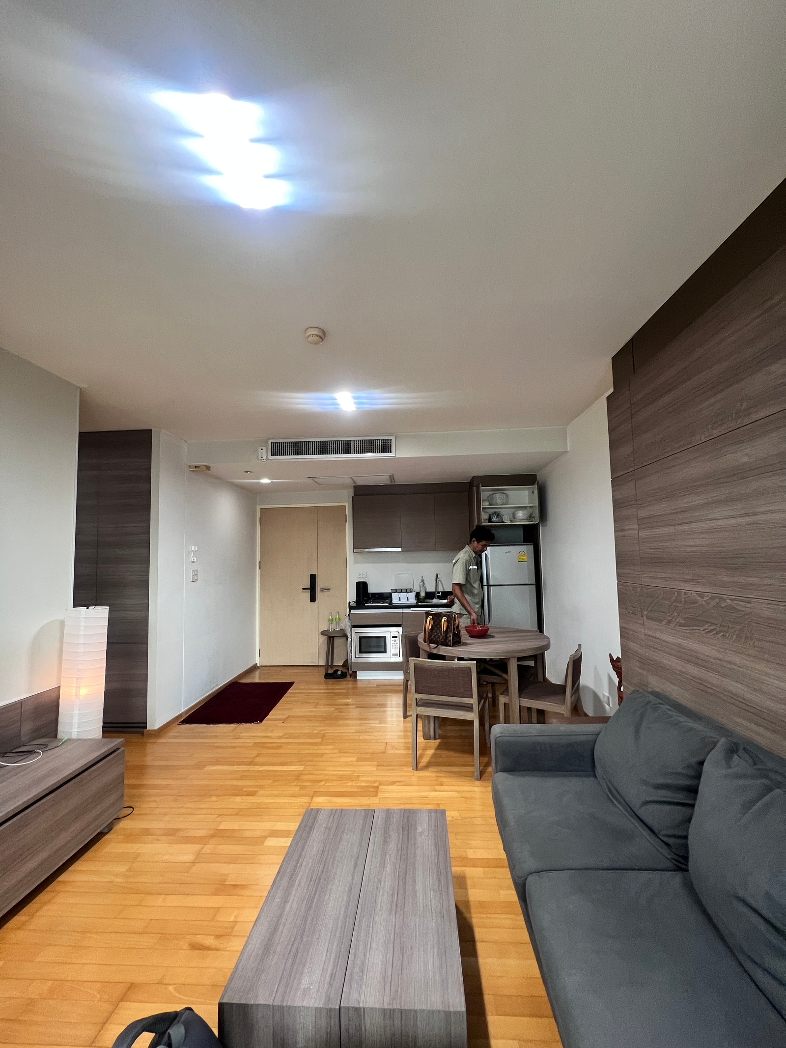 Private, small unit, near BTS Ekkamai - Phra Khanong, good price, good value / Issara@42 2 Bed 78 sq.m. Call 0937890899 Private, small unit, near BTS Ekkamai - Phra Khanong, good price, good value / Issara@42 2 Bed 78 sq.m. Call 0937890899