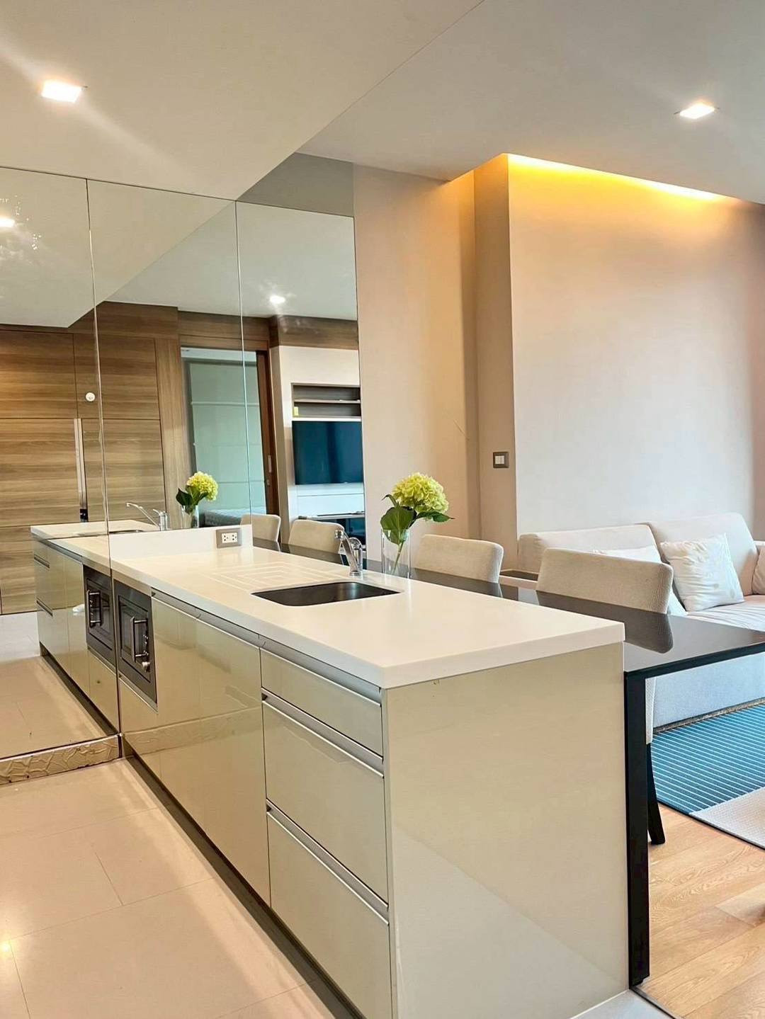 ปล่อยเช่าด่วน! The Address สาทร 1 นอน 55 ตรม. ห้องใหญ่สะใจ ลากกระเป๋ามาอยู่ได้เลย – รูปที่ 4